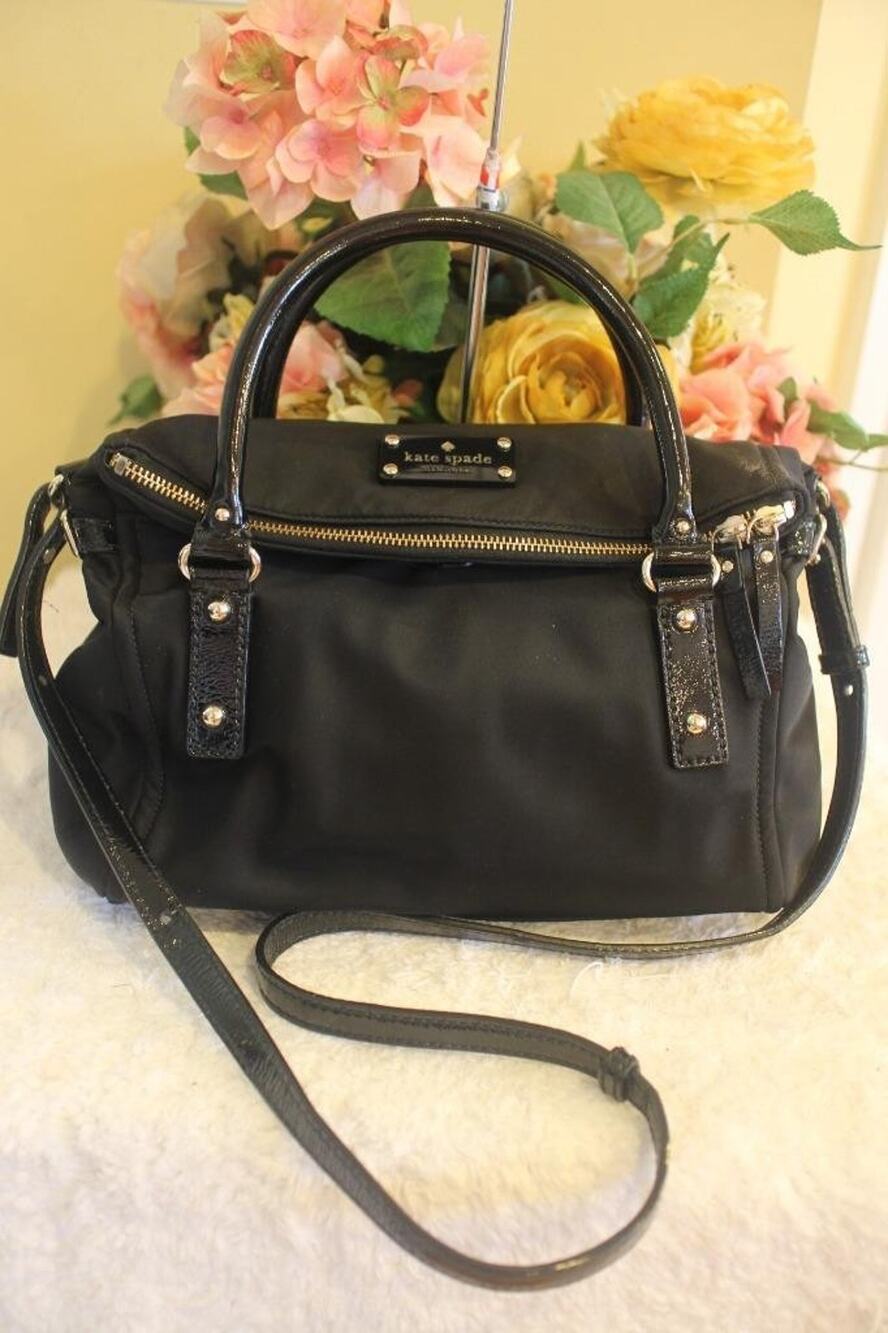 Kate Spade Leather Leslie Fold Over Handbag PURSE (PU2000
